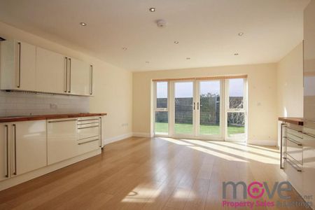 3 bedroom semi-detached house to rent - Photo 5