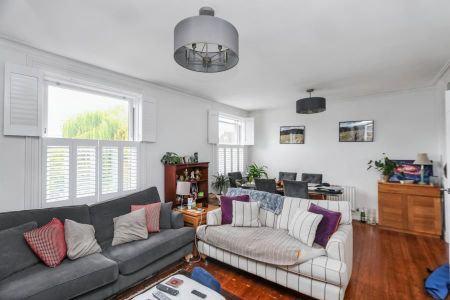 2 bedroom maisonette to rent - Photo 2