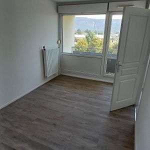 Location Appartement à ST MARCELLIN - Photo 1