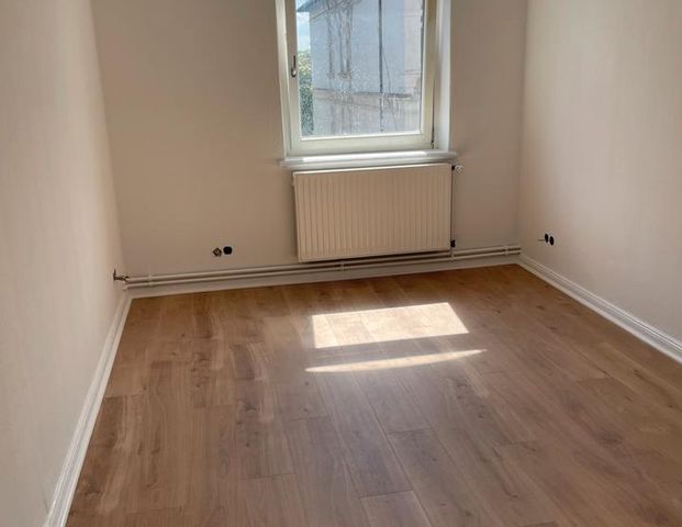 5 Zimmer, kernsanierter Altbau in zentraler Lage mit Küche - Foto 1