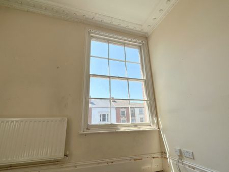 8 Bedroom Town House - Photo 5