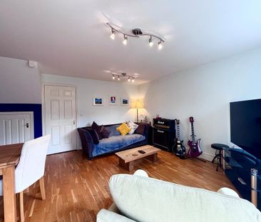 3 bedroom semi-detached house to rent - Photo 2