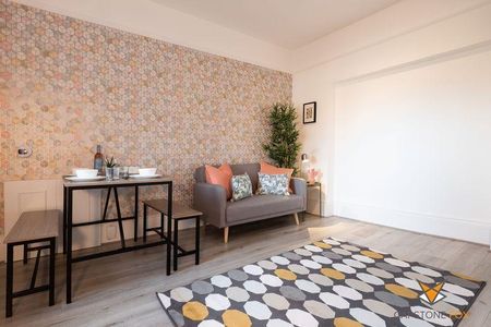 1 bedroom in a house share to rent - Photo 2