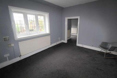 High Road, Byfleet, KT14 - Photo 2