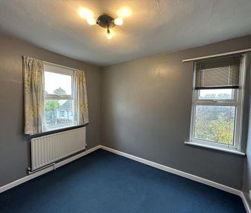 3 bedroom end of terrace house to rent - Photo 3