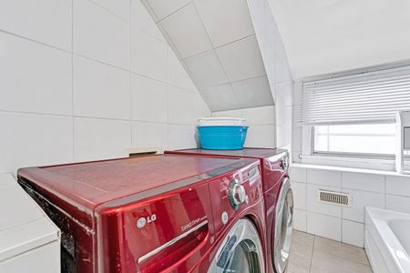240 Blackburn, Sandy Hill, Ottawa, ON - Photo 3