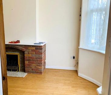 2 bedroom semi-detached house to rent - Photo 6