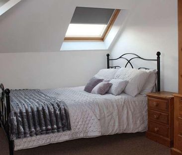 Bedroom Detached House In Winton, BH9 - Photo 2