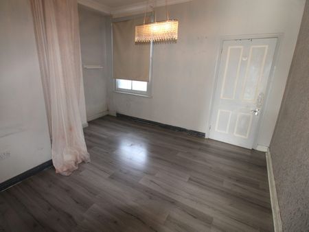 Bearwood Hill Road, Burton Upon Trent, Winshill, DE15 - Photo 3