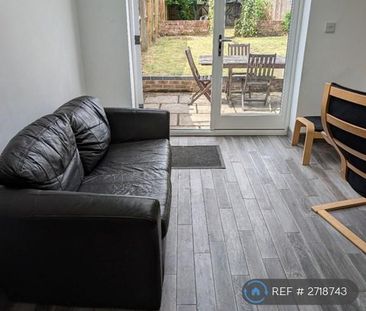 5 bedroom semi-detached house to rent - Photo 1