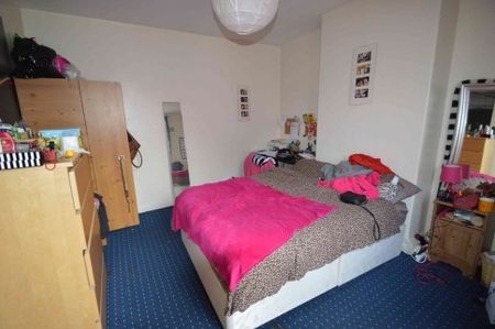 6 Bedroom Student Rentals Leeds - Photo 5