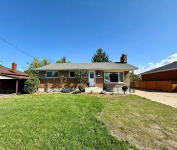 Upper- 404 Grantham Avenue | 404 Grantham Avenue, St. Catharines - Photo 1