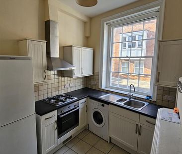 2 bedroom flat to rent - Photo 5