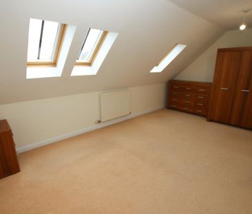 4 bedroom terraced house to rent - Photo 3