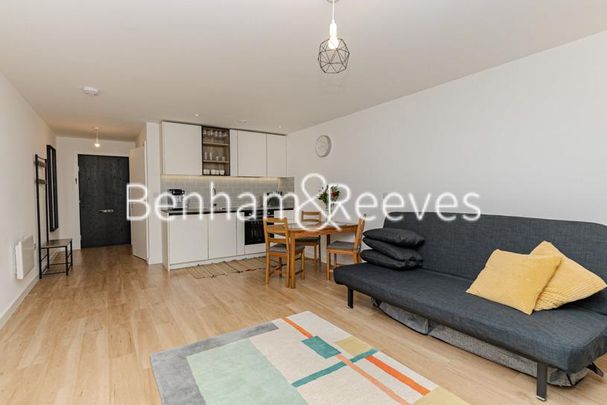 Studio to rent - Photo 1