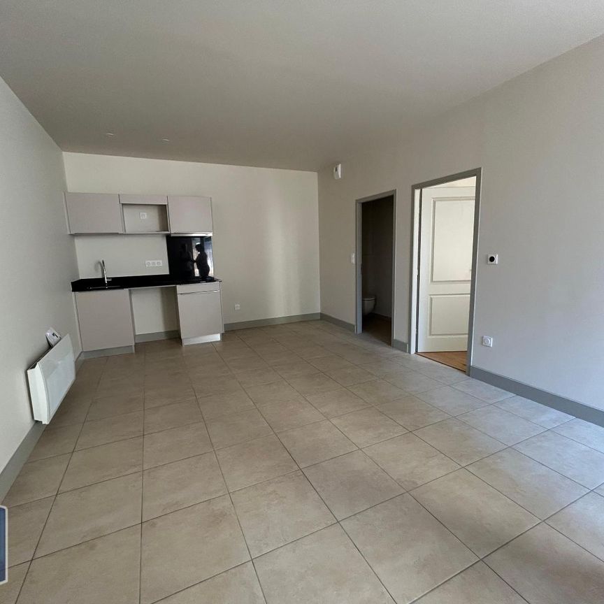 Location Appartement 2 pièces 43m² DOLE 39100 - Photo 1