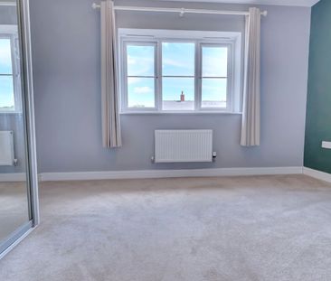 3 Bedroom Mid Terraced House To Rent - Photo 2