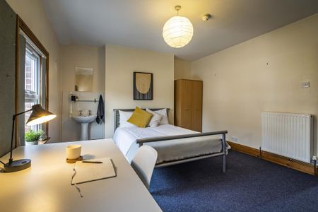 6 bedroom house to rent - Photo 2