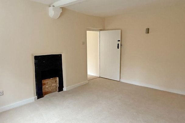 4 bedroom semi-detached house to rent - Photo 1