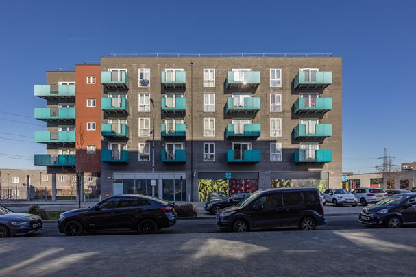 Modern One Bedroom Furnished Apartment on Barking Riverside Development With Excellent Transport Links to Central London - Photo 1