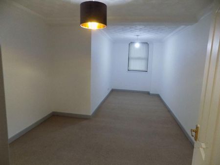 2 bedroom maisonette to rent - Photo 5