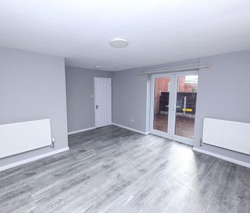 4 bedroom detached house to rent - Photo 6