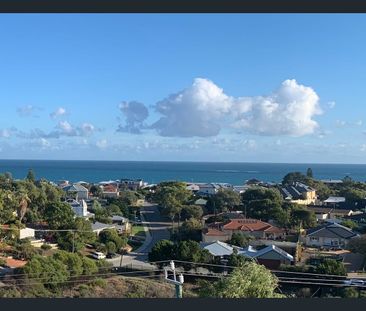 Panoramic Ocean Views & Short Stroll to the Beach - Photo 5