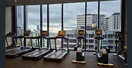 WINDOWS IN EACH BEDROOM, FURNISHED, FLEXIBLE TERM - Photo 5