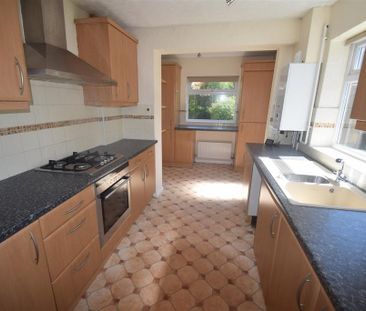 4 bedroom semi-detached house to rent - Photo 2