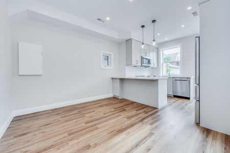 For Lease - 17 Lockwood Road Unit# B, Toronto, Ontario - Photo 3