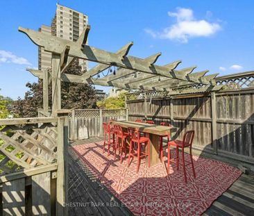 30 Bernard Avenue, ON, Toronto - Photo 4