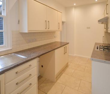 3 bedroom detached house to rent - Photo 6
