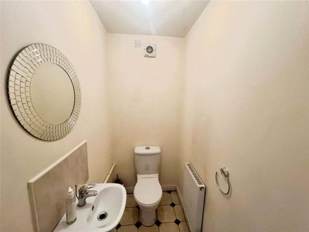 2 bedroom end of terrace house to rent - Photo 3