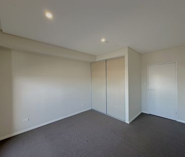 oversized 2 bedrooms + study with 2 car spaces for lease - Photo 6