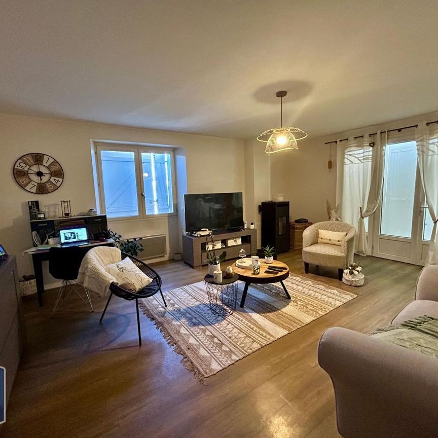 Location Appartement 3 pièces 89m² MORTAGNE SUR SEVRE 85290 - Photo 1