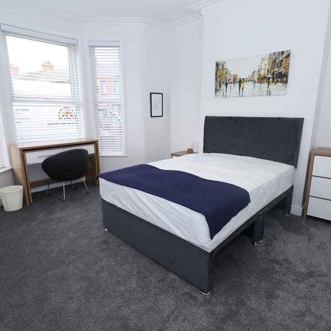 8 bedroom house share to rent - Photo 1