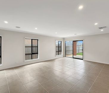 27 Newbridge Boulevard, Wallan, Vic 3756 - Photo 5