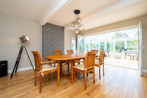 5 bedroom detached house to rent - Photo 1