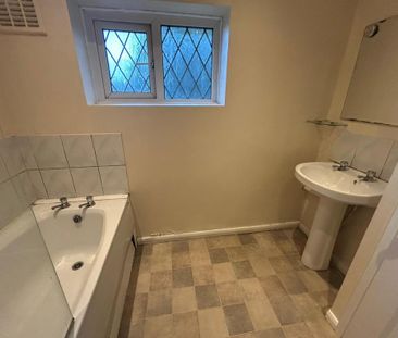 2 bedroom semi-detached house to rent - Photo 4