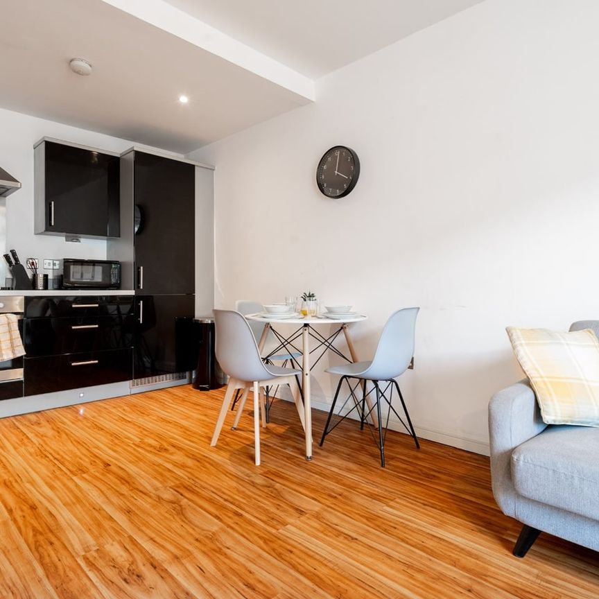 2 Bed Flat, Bromsgrove Street, B5 - Photo 1