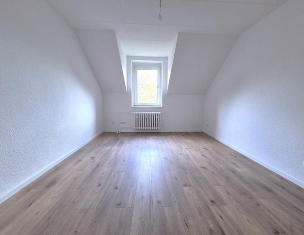 Renovated 3 rooms on the 2nd floor! - Foto 1