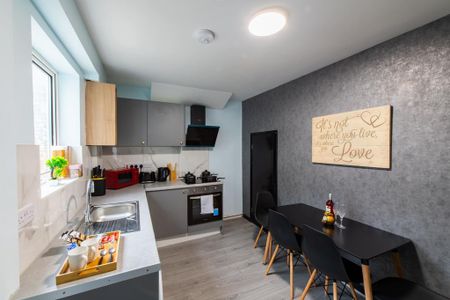 2 bedroom terraced house to rent - Photo 2