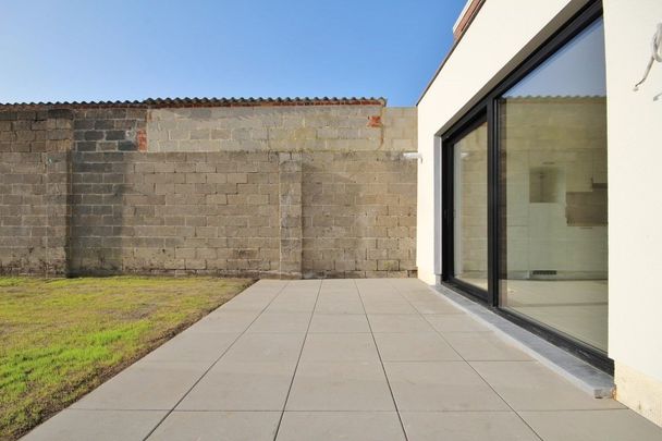 Modern vernieuwd gelijkvloers appartement met 1 slaapkamer en ruime tuin - Foto 1