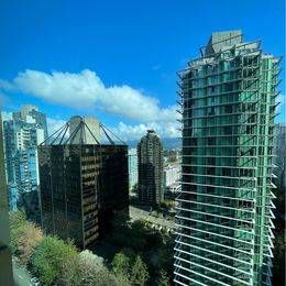 Spacious 1 bedroom + flex, Fully Furnished in the heart of DT for Rent - Photo 4