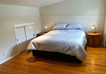 Large 2 bedroom apartment with mezzanine master bedroom - Photo 3