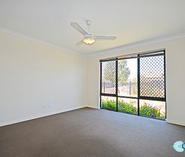 WELL PRESENTED 4x2 WITH STUDY! - Photo 2