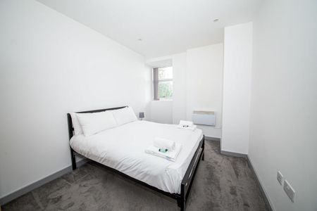 1 bedroom serviced apartment to rent - Photo 4