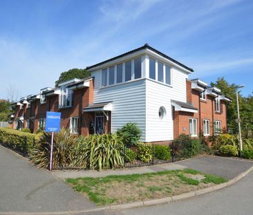 2 bedroom Apartment - Moors Walk, Welwyn Garden City - Photo 3