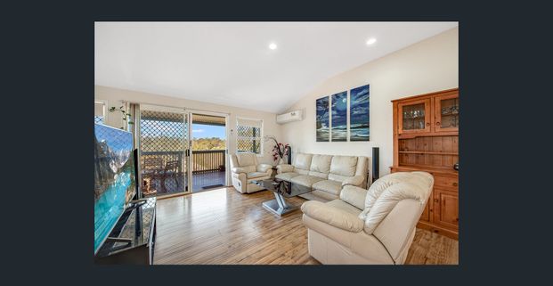 Modern, Light-Filled 3-Bedroom Townhouse in Prime Indooroopilly Location - Photo 1