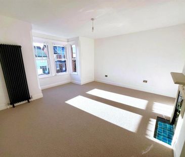 4 bedroom semi-detached house to rent - Photo 6
